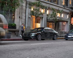 Броньований Mercedes Медведчука зник та оголошений у розшук, — ЗМІ (документ)