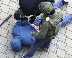 В Беларуси из-за поддержки Зельцера арестовали 136 человек