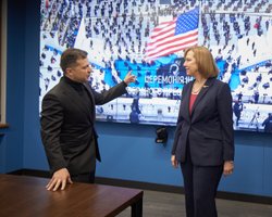 Зеленский наблюдал за инаугурацией Байдена. Он пригласил нового президента США в Киев