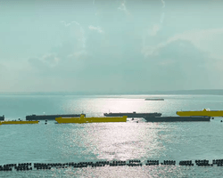 Оккупанты в Крыму убрали с линии защиты Керченского моста почти половину барж, — ЦЖР