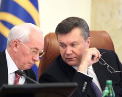 Интерпол не ищет Януковича и Азарова, - СБУ