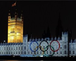 Азаров повысил премиальные украинским олимпийцам