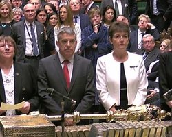 Из-за Brexit в правительстве Великобритании подали в отставку три замминистра