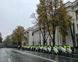 Правительственный квартал в Киеве оцепили Нацгвардия и полиция