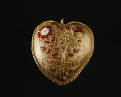 Дійсно королівський подарунок: яке значення приховував золотий кулон за 4,6 мільона доларів (фото)