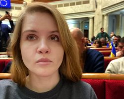 Безуглая купила компьютер за $4000 за бюджетные средства: локальный ИИ, который помещается на руке (фото)