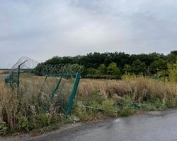 Украинские военные нашли "стену Яценюка" на границе с Россией (видео)