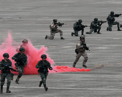 Тайвань показав зброю, якою відбивали напад Китаю під час навчань (відео)