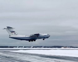 Три людини охороняли 65 полонених — звучить дивно: ГУР про падіння літака Іл-76 (відео)