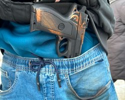 В Киеве мужчина пошел грабить обменники с игрушечным пистолетом: чем все обернулось (фото)