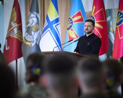 Преподаватели военных лицеев и учебных заведений должны быть на фронте, — Зеленский (видео)