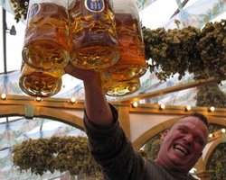 С сегодняшнего дня дорожают пиво, вода и сигареты