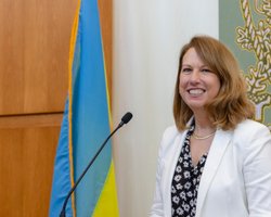 Дипломаты перед первой леди. ТОП-10 рейтинга самых влиятельных женщин Украины