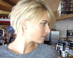 Новая прическа Шараповой оказалась париком 