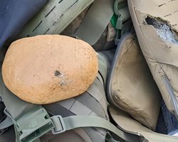 Принял удар на себя: под Бахмутом хлеб спас жизнь украинского защитника (фото)