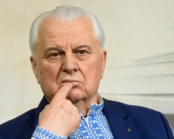Кравчук: особый статус Донбасса в Конституцию Украины вносить не будут