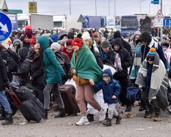 Перенаправлять деньги для беженцев из Европы в Украину: сработает ли предложение Зеленского