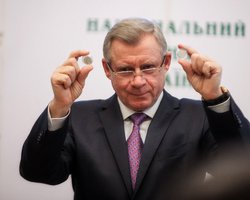 НБУ снизил учетную ставку до 8% и спрогнозировал обвал экономики на 5%