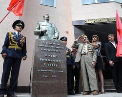 Милиция задержала подозреваемых в отрезании головы Сталину