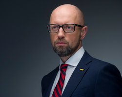 Яценюк отказался участвовать в президентской гонке