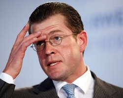 Министр обороны Германии предложил передать власть в Афганистане талибам