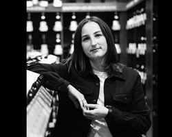 Знайшли в обіймах чоловіка: що відомо про вагітну загиблу через атаку Києва дронами-камікадзе