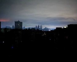 Почти вся территория так называемой "ДНР" оказалась без света: сообщают о "прилете" по подстанции (видео)