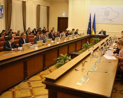 Правительство готово к введению чрезвычайного положения в Украине, – Шмыгаль