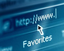 Продавцы модной одежды уходят в сеть