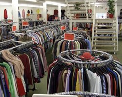 В Кабмине нашли новый способ борьбы с секонд-хендом