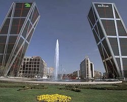 Железные люди одного города. Необычные памятники Мадрида