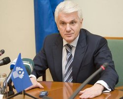 Литвин: Негодяи всегда прикрываются флагами