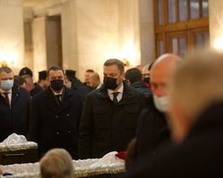 "Хочется, чтобы не забыли": в Днепре простились с расстрелянными на "Южмаше" (видео)