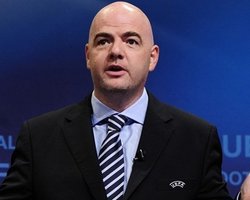 Украина и Польша завершили основную подготовку к Евро-2012, - генсек УЕФА