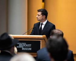 "Внук стал президентом": Зеленский рассказал историю своей семьи, пострадавшей во Второй мировой войне