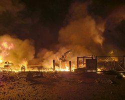 ВС РФ нанесли комбинированный удар по Киевской области: в столице пожар, в Броварах — погибшие (видео)