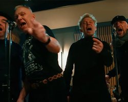 Російські рокери скандальною агіткою "Я остаюсь" визнали, що Путін відкинув їх у 90-ті