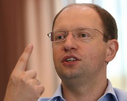 Яценюк заявил, что восхищается силой духа Тимошенко