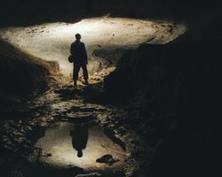 63 дня в ледяном заточении: проведя два месяца в пещере геолог открыл новую область биологии