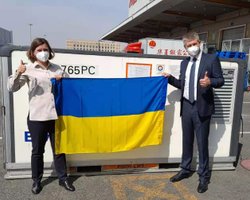 В Украину отправлена первая партия китайской вакцины против коронавируса