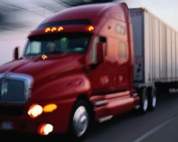 В центре Афин митингуют дальнобойщики с фурами  