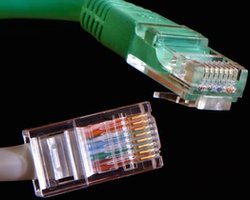 Операторов мобильной связи обяжут сдавать в аренду оборудование, - СМИ