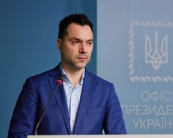 "Принципова помилка": Арестович написав заяву про звільнення з Офісу президента