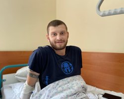 Полз через туман: раненый воин, только спасшись, узнал, что поле было заминировано (фото)