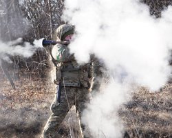 В Бахмуте пограничники из гранатометов "разнесли" тайник "вагнеровцев", — ГПСУ (видео)
