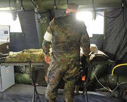 "Тел слишком много": военный госпиталь ВС РФ в Крыму переполнен ранеными (видео)