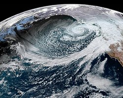 Зимние штормы в Тихом океане смещаются: это неминуемо изменит привычную погоду