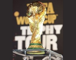 В Колумбии изготовили Кубок мира ФИФА из кокаина