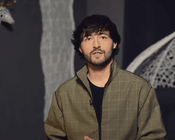 "Это было жутко": известный певец признался, как подцепил собачий герпес