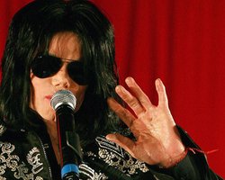 Тело Майкла Джексона могут эксгумировать